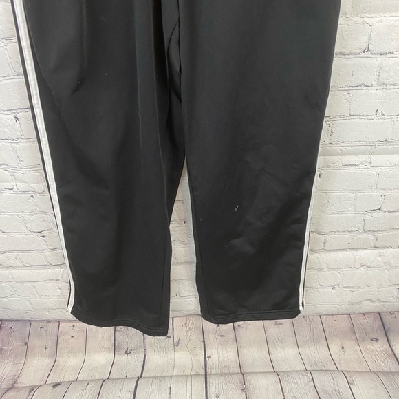 adidas men’s medium 3-Stripe Tricot Track Pant - Picture 5 of 8